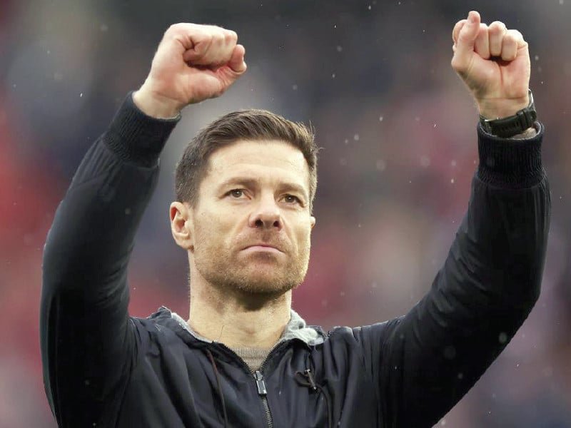 Real Madrid 'legend' Alonso returns