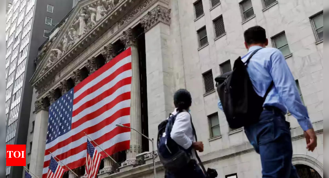 US economy contracts 0.2% in Q1 amid tariff-driven disruption; imports, weak spending weigh on growth