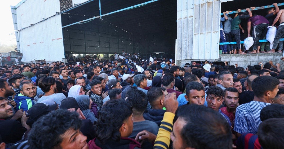 The chaotic first days of a new food aid regime in Gaza backed by the U.S. and Israel