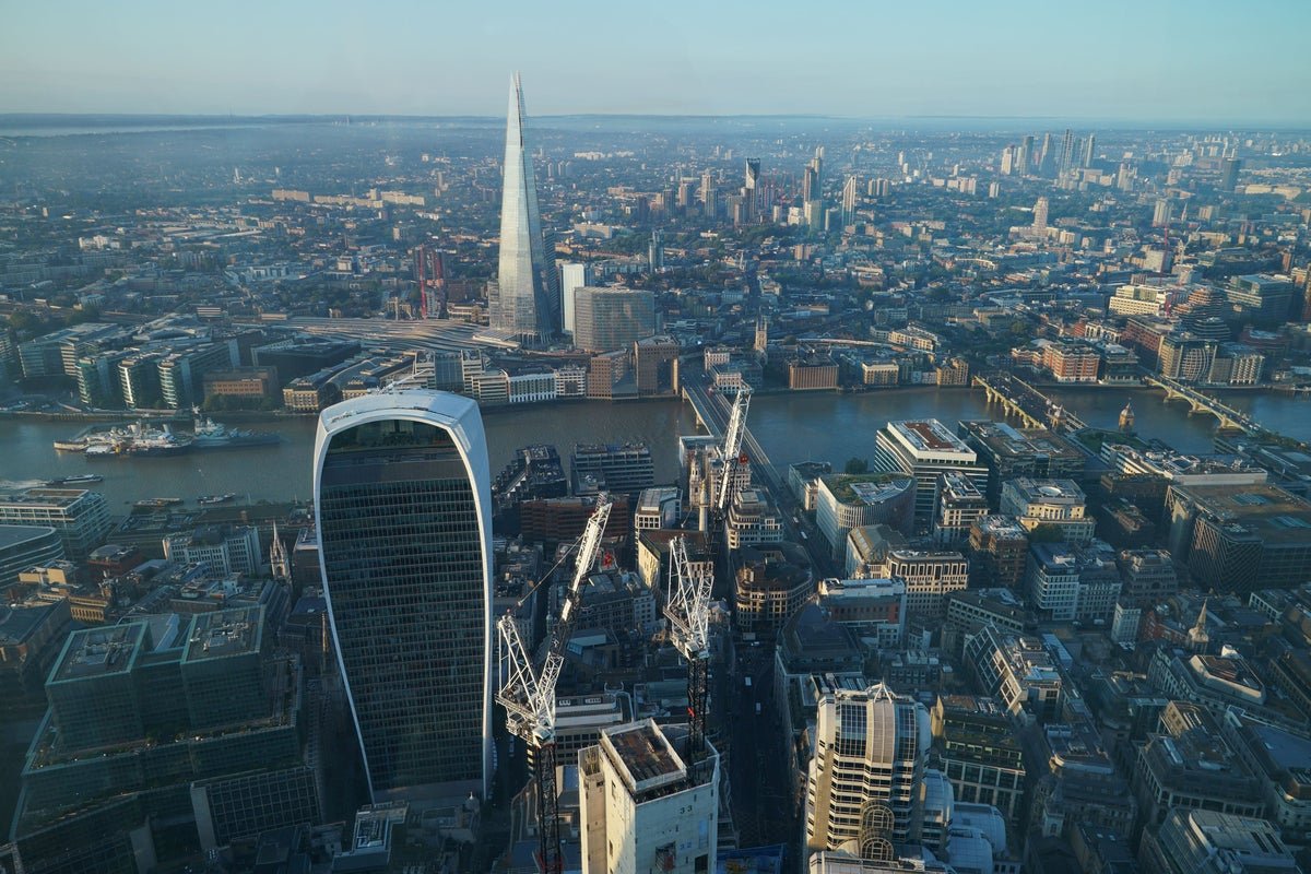 FTSE drifts into the red as Trump tariff ruling boosts Wall Street