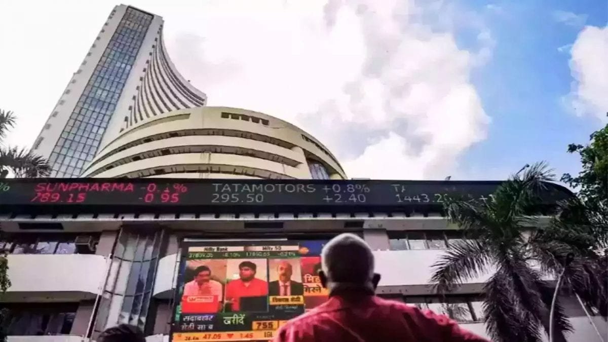 Stock Market Updates: Sensex Rises Over 450 Points, Nifty Above 24,850; Infosys, HDFC Bank Gain