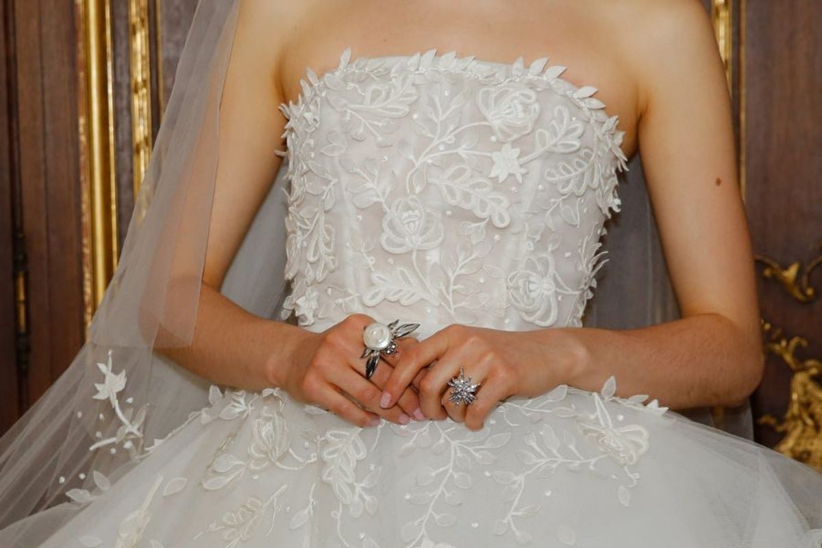 ‘I cried. I cried so much’: Bride arrives for her wedding rehearsal to find venue padlocked and owners nowhere in sight