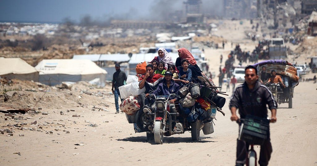 Aid trucks going into Gaza are a "drop in the bucket as to what's needed," WFP director says