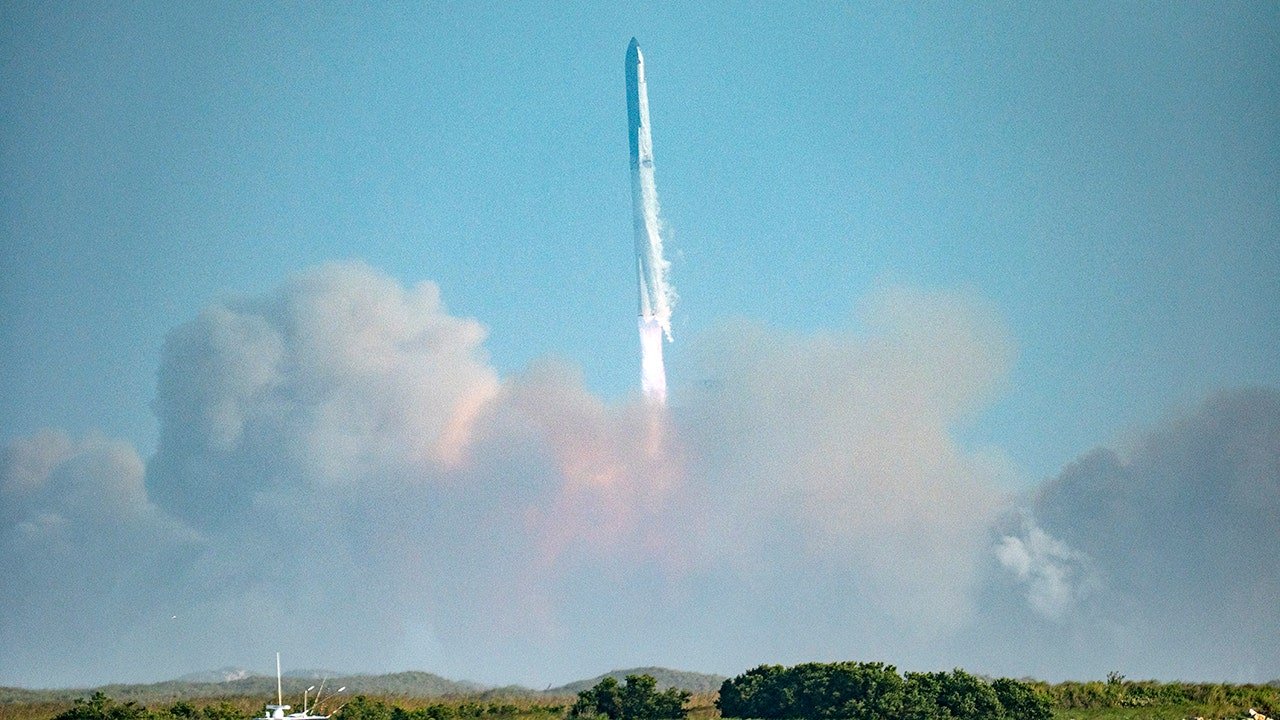 SpaceX's ninth Starship test ends in failure after spacecraft begins spinning