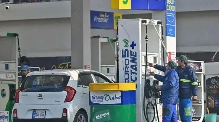Govt raises petrol price by Re1 per litre