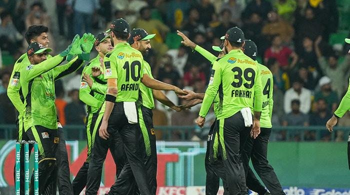Qalandars crush United to set up final clash with Gladiators