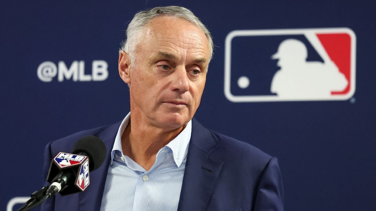 Manfred says reinstating Rose, 'Shoeless' Joe was 'overdue'