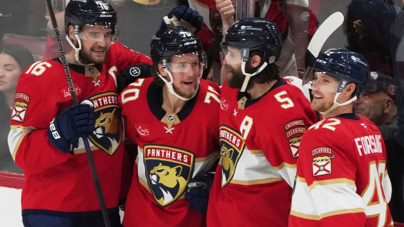 Five-goal flurry in third gives Panthers 3-0 lead in East