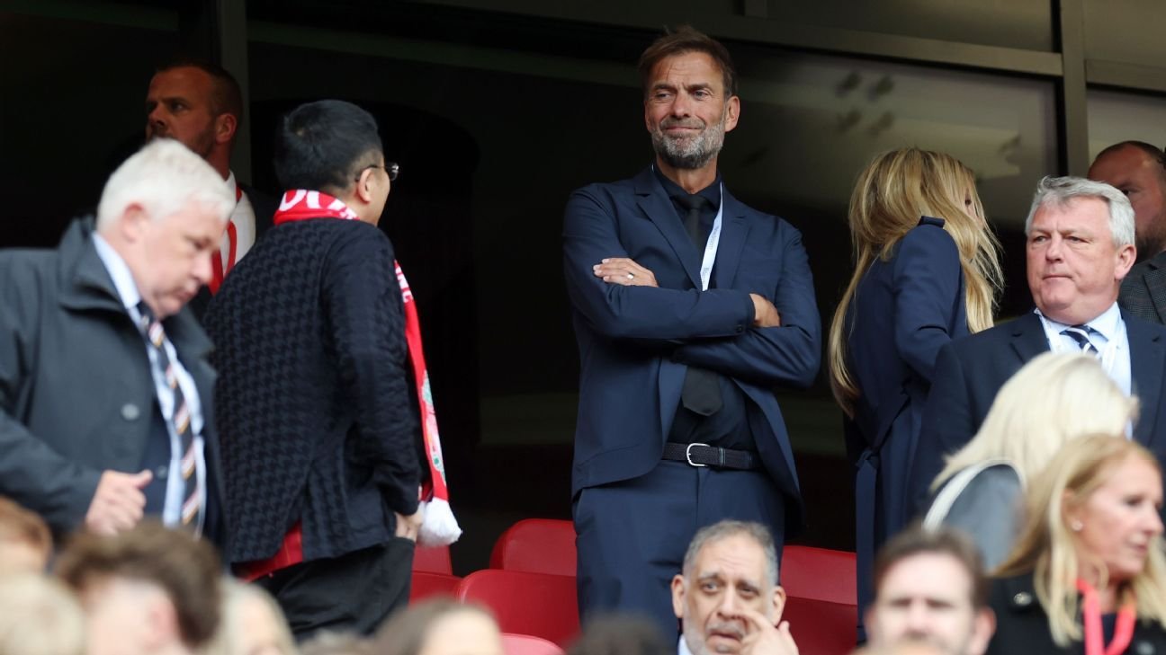 Jürgen Klopp returns to Anfield for Liverpool's Premier League trophy lift
