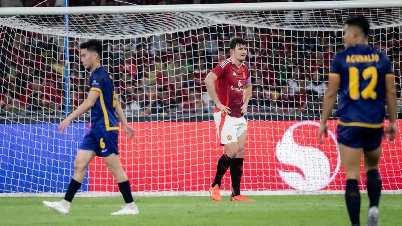 Manchester United came for the fans -- and a neat paycheck. ASEAN All-Stars came for the win.