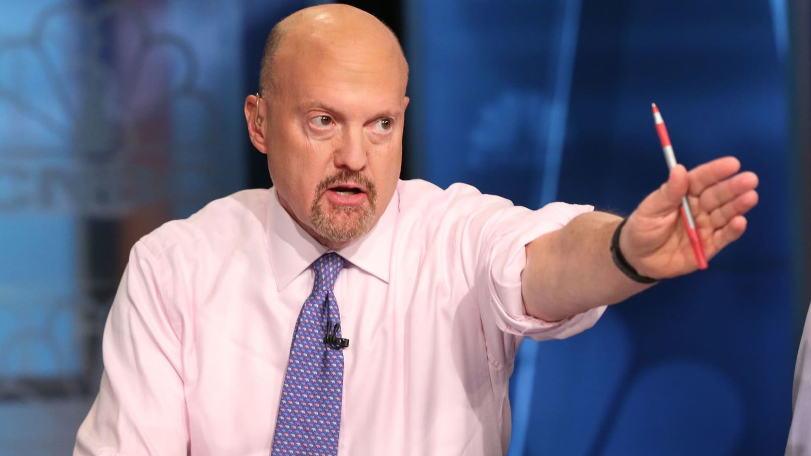 Jim Cramer lists five market sectors that are working and five that are not