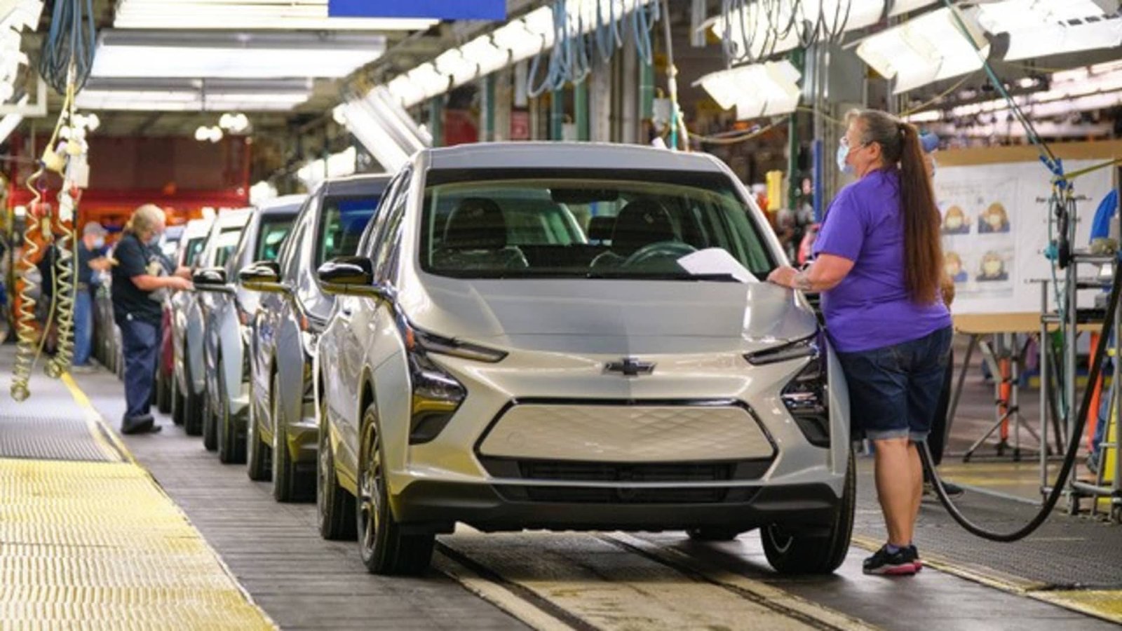GM to invest $4 billion in U.S. manufacturing plants amid tariffs