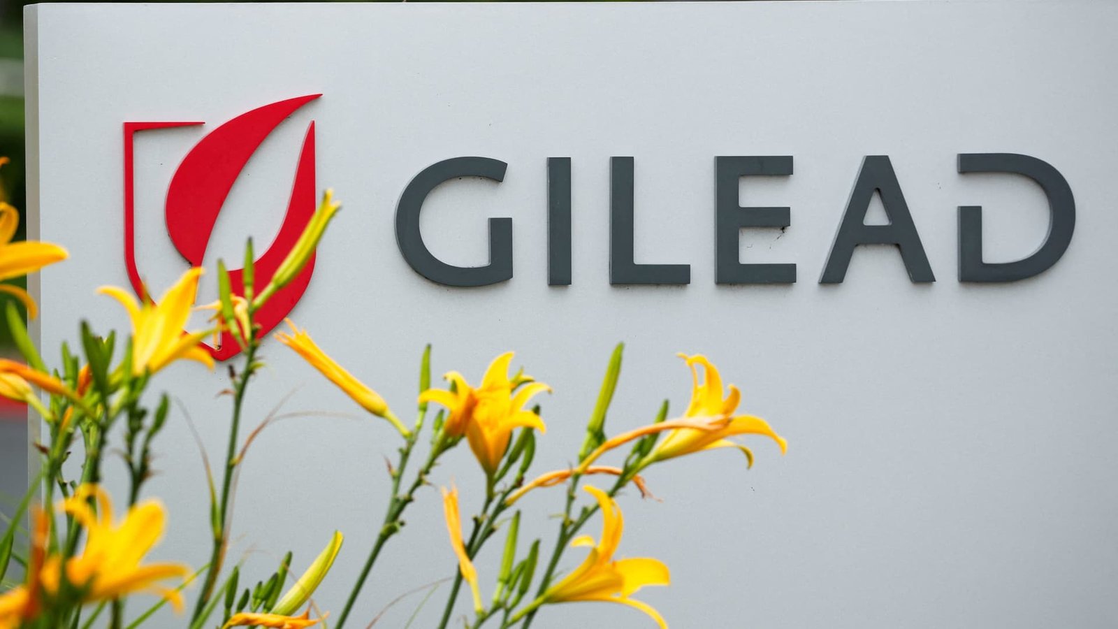 FDA approves Gilead HIV prevention injection lenacapavir