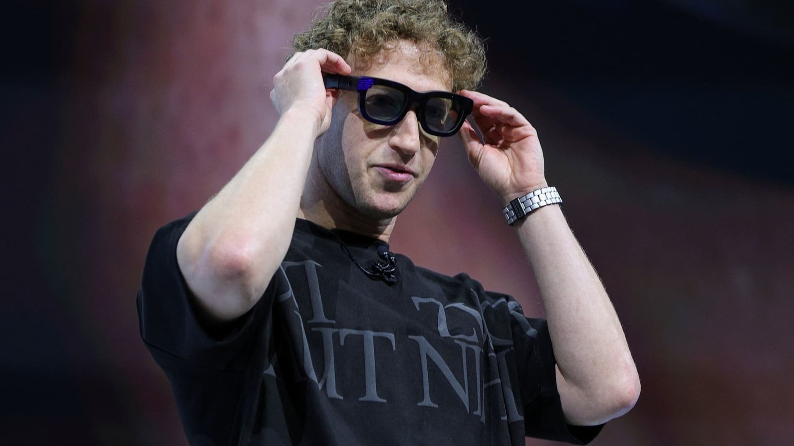 Meta, EssilorLuxottica unveil Oakley smart glasses