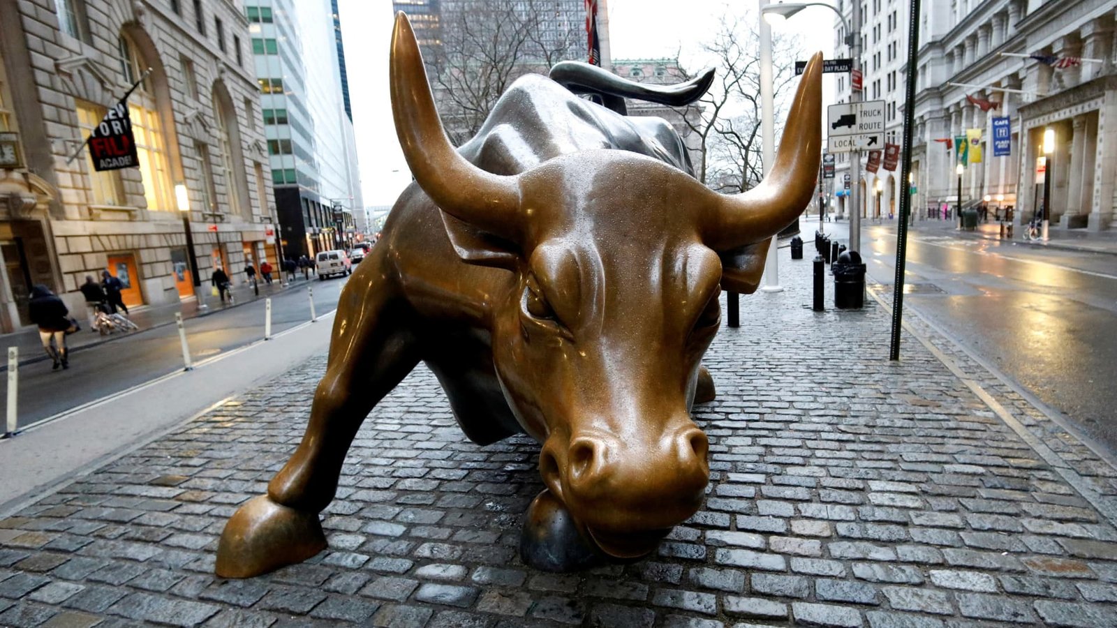 Bull market officially lives on with fresh S&P record, nears 1000 days