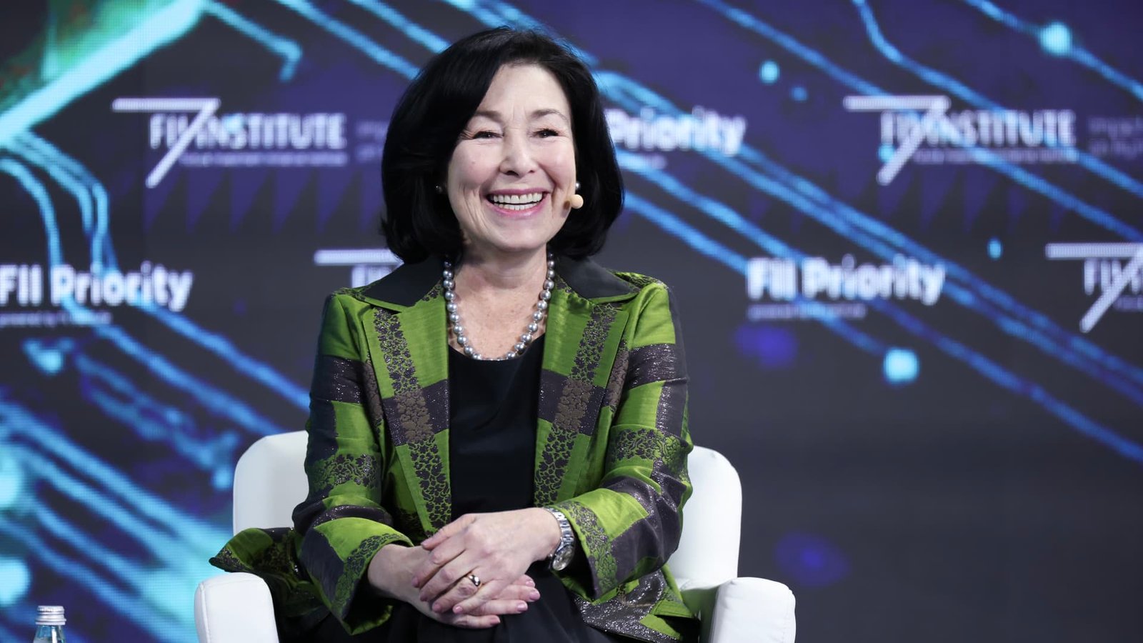 Oracle's stock on pace for best week since 2001 on cloud momentum