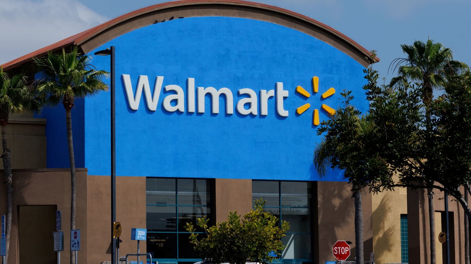 Walmart to pay $10 million to settle lawsuit over money transfer fraud