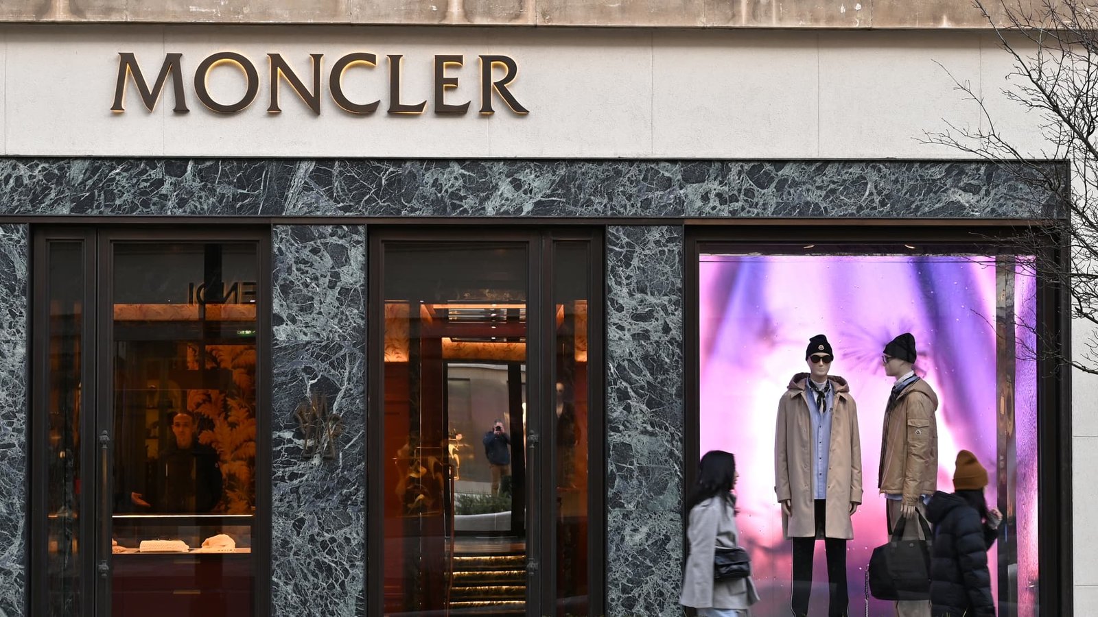 How to trade luxury stocks like Moncler with tourist data, investor shares