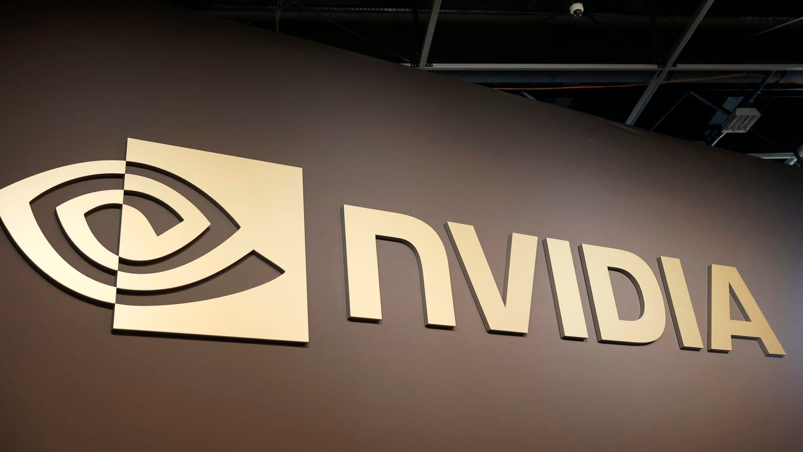 Nvidia shares retake AI leadership role. Wall Street is bullish going forward