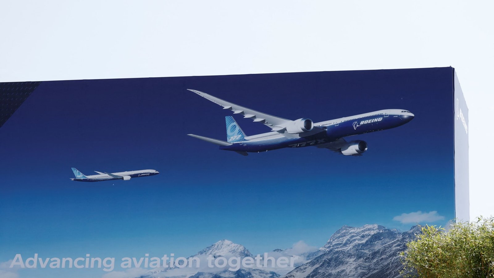Boeing Dreamliner crash, military escalations darken Paris Air Show