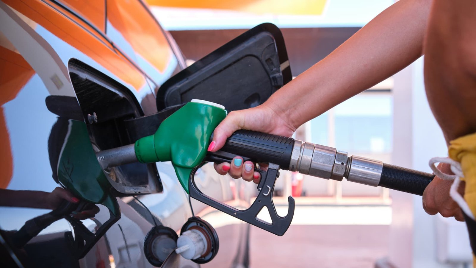 Gas prices will be the 'cheapest' they've been in years, expert says