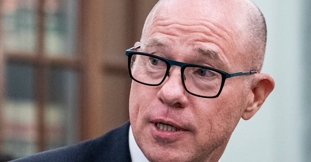 Trump’s Pick for F.A.A. Leader Is Grilled Over Views on Pilot Training and Safety