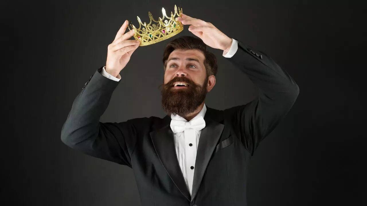 5 classic signs of a narcissist-- How to spot them and what to do