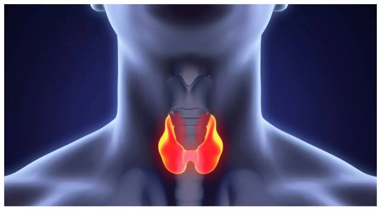 5 early symptoms of Thyroid Cancer that are easy to miss