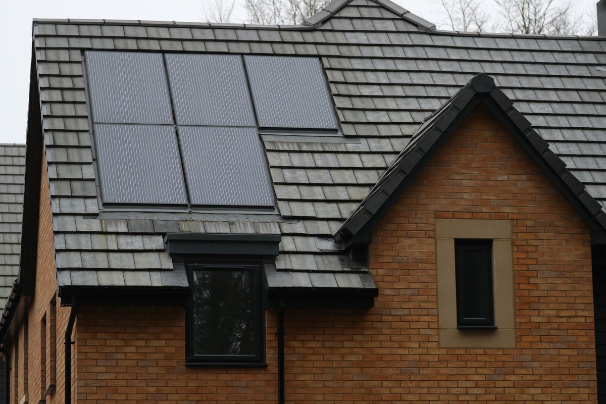 Most new homes must have solar panels and heat pumps under Government proposals