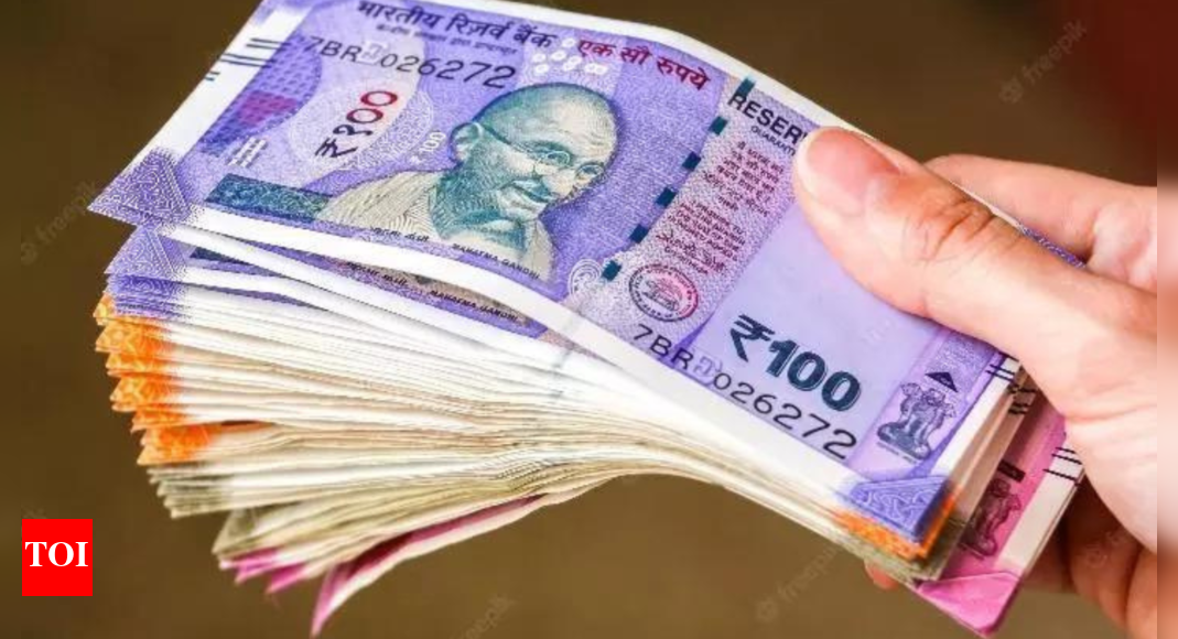 Top banks cut savings account rates after RBI rate cut decision; SBI drops to 2.5%, HDFC and ICICI now at 2.75%