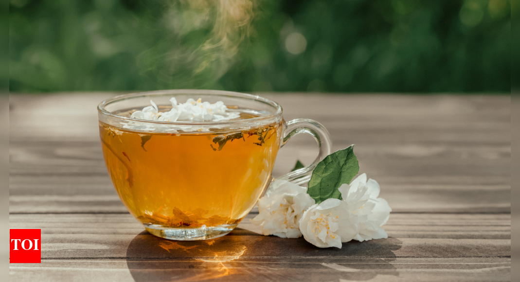 What happens to the body if one drinks green tea for 2 weeks |