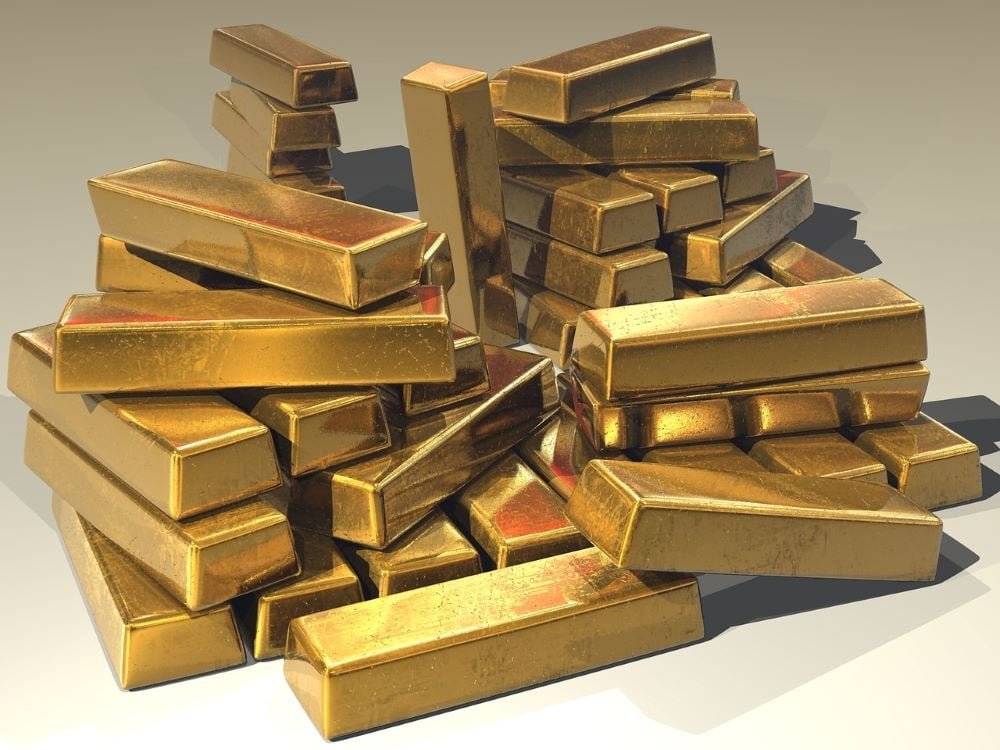 Gold prices surge in local and international markets
