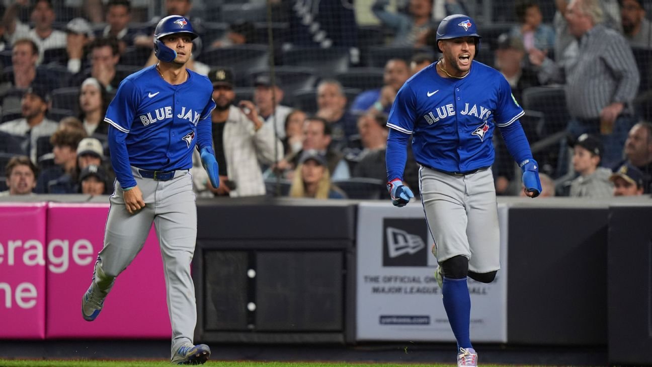 Toronto Blue Jays troll Cleveland Browns, Guardians