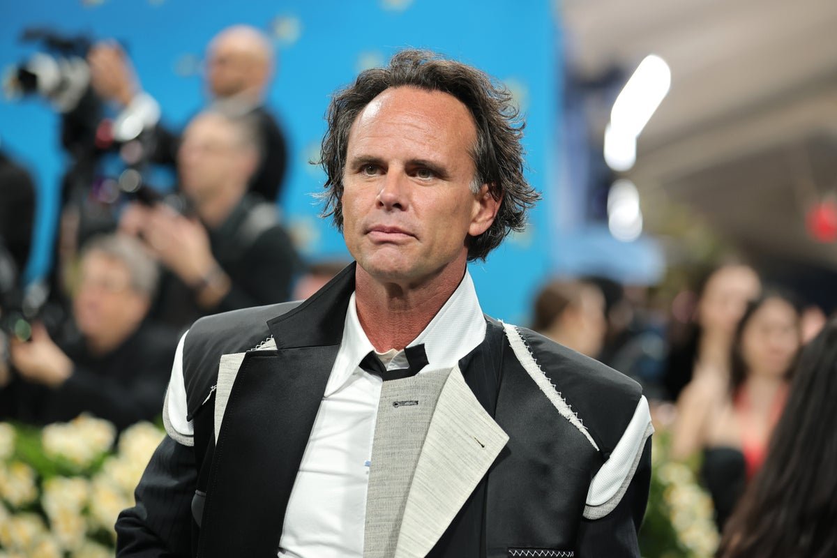 Walton Goggins is narrating a ‘smut’ audiobook after White Lotus