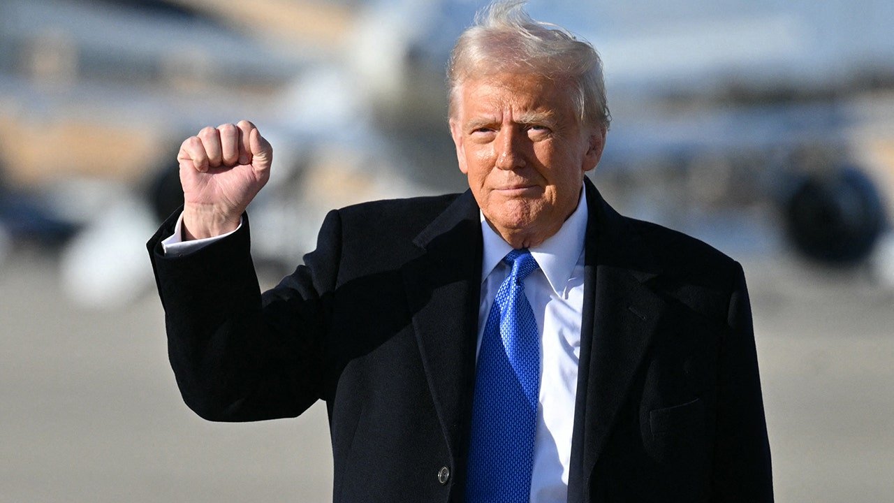 CNN's Smerconish says Trump has been 'on a roll' over the past week