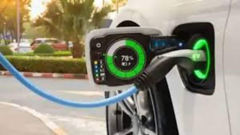 Indian EV Industry Likely To Have 2 Lakh Professionals In Workforce By 2030 | Mobility News
