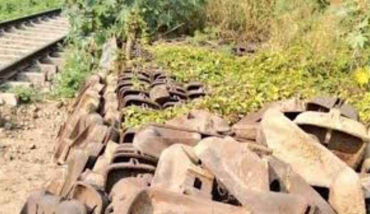 Govt Earns Rs 3,164 Crore Revenue From Scrap Sale In Swachhata Campaign From 2021-2025 | Economy News