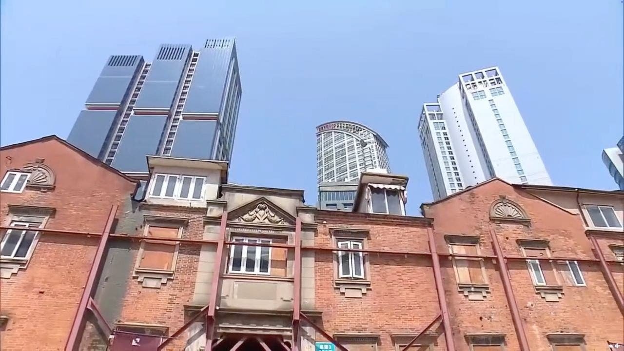 Shanghai historic building moved by 432 robots to make way for development