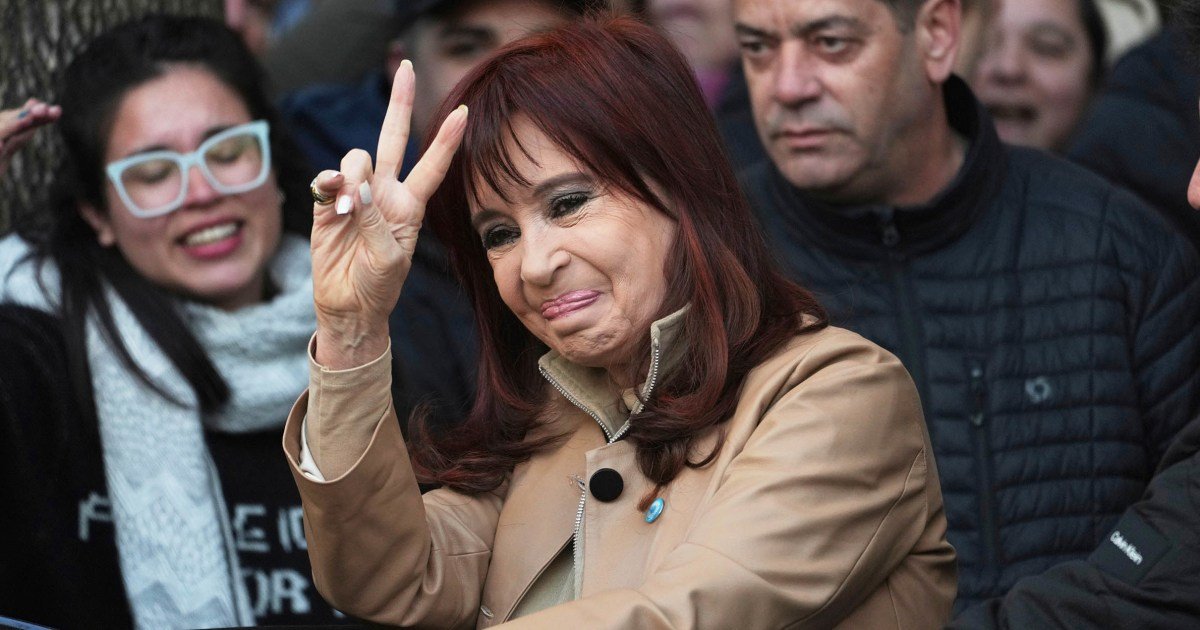 Argentina's top court upholds 6-year prison sentence for ex-President Fernández over corruption