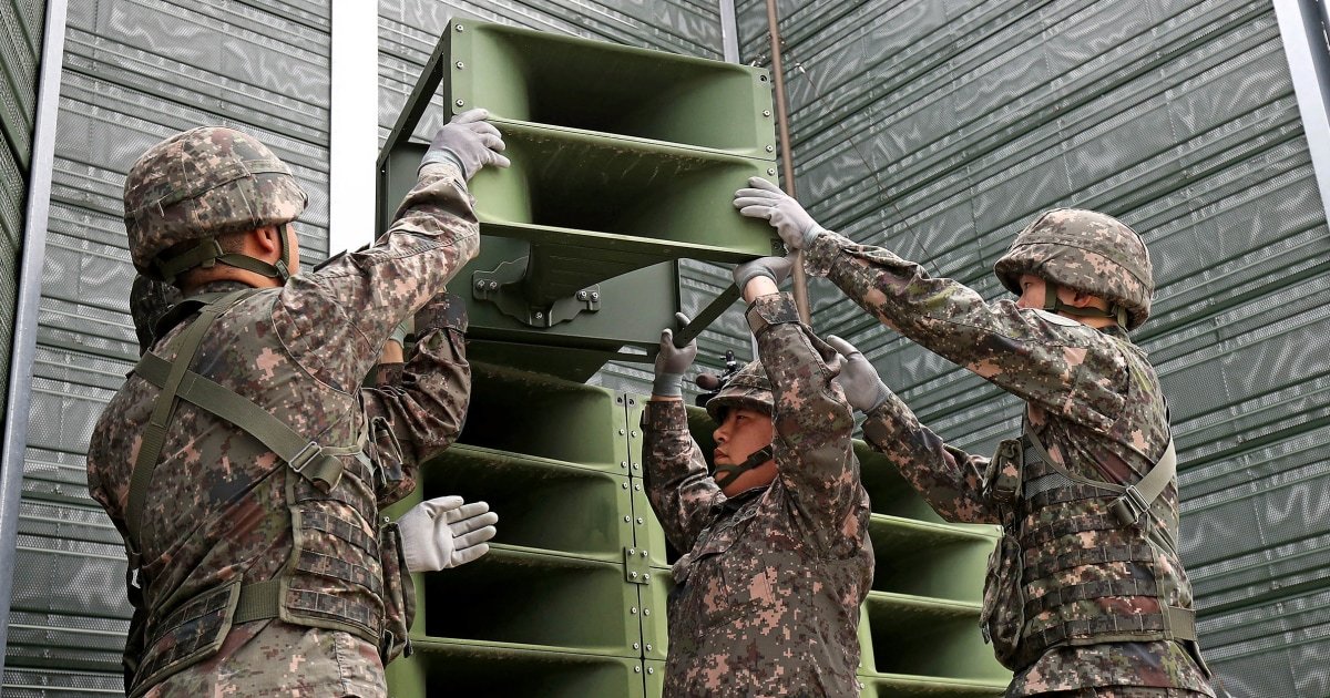 North Korea appears to follow the South in suspending loudspeaker broadcasts