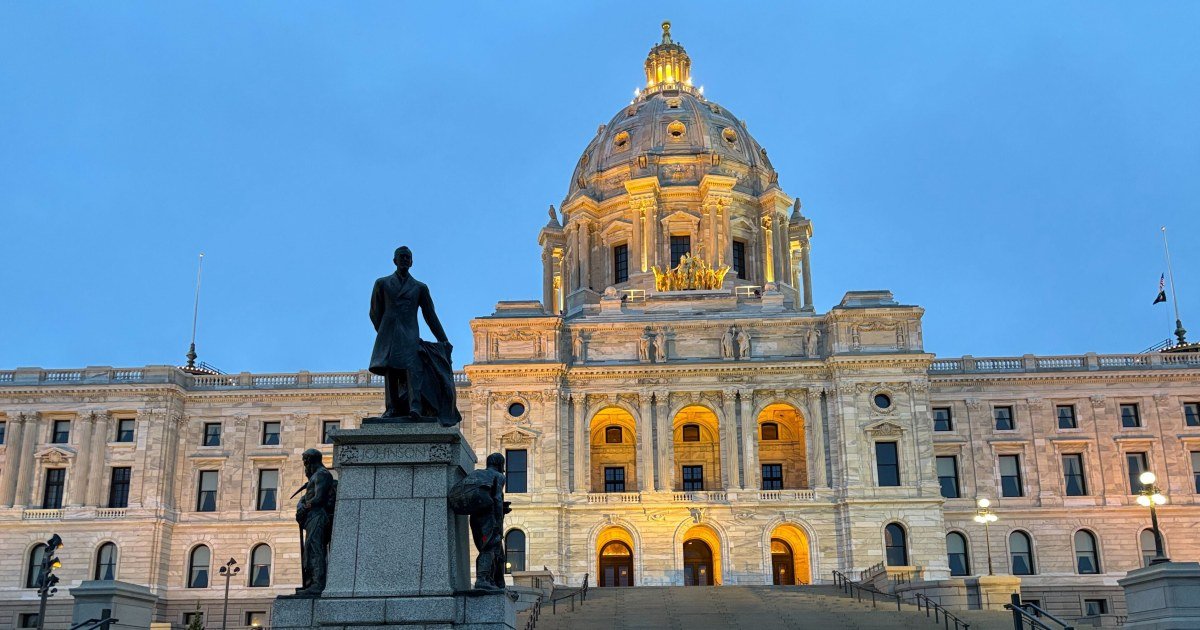Minnesota lobbyist arrested after allegedly sending threatening texts