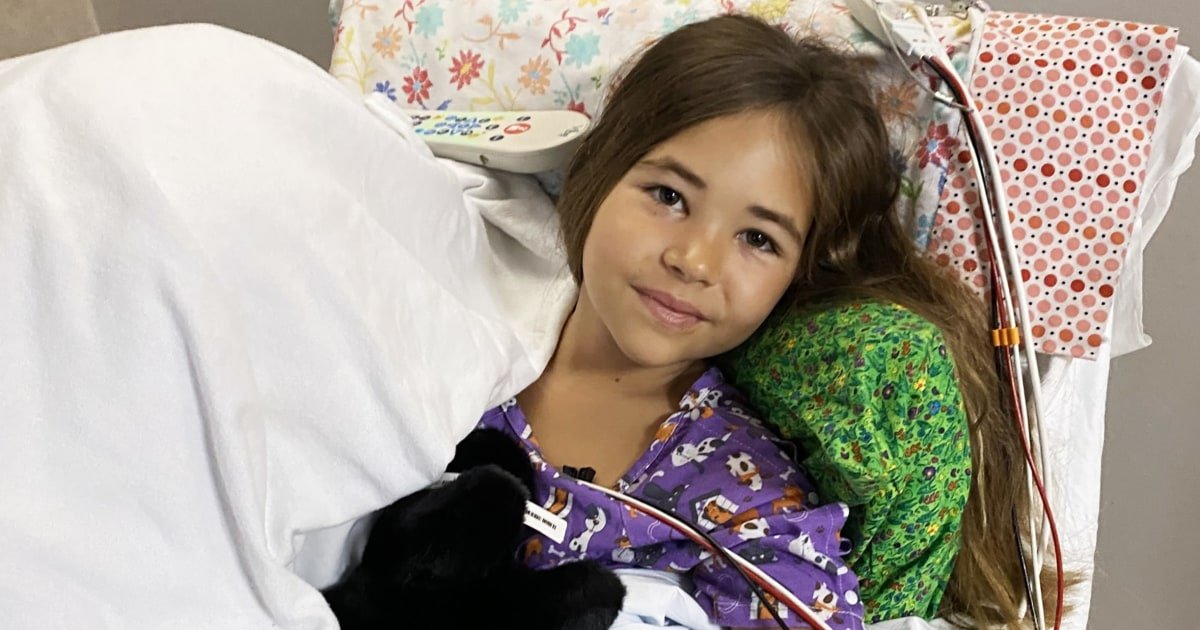 9-year-old Florida girl whose hand was nearly bitten off by shark recalls attack: 'I start screaming'