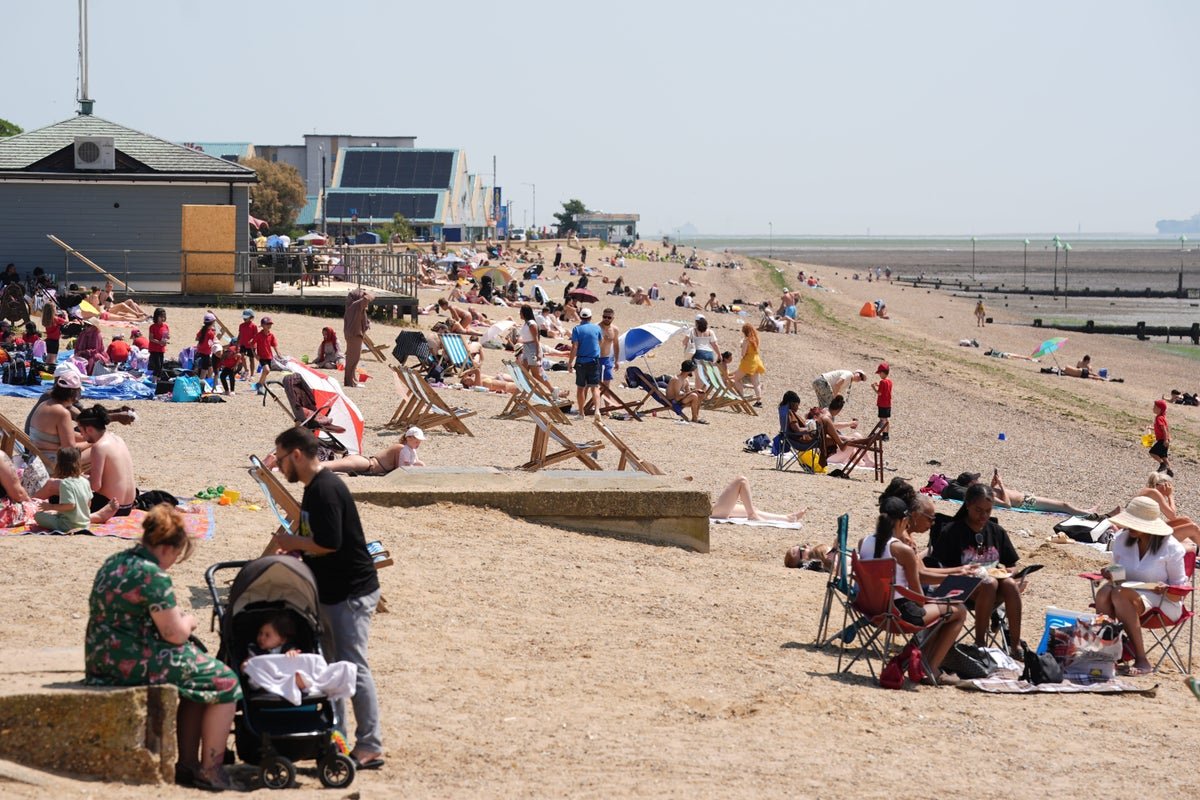 Hundreds of deaths expected this weekend during UK heatwave