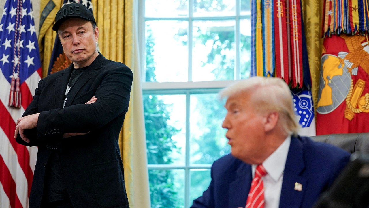 Trump's nonstop controversies keep media scrambling to keep up with agenda