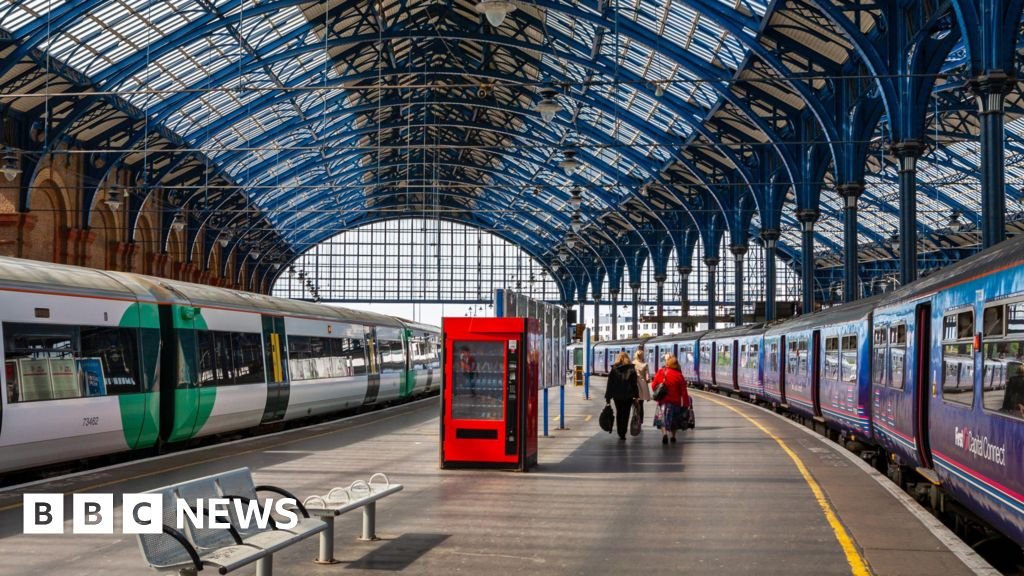 London to Brighton rail line faces delays in hot temperatures