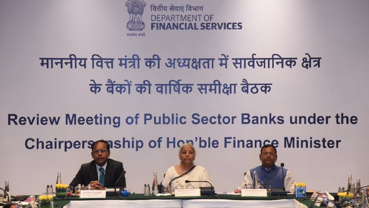 FM Nirmala Sitharaman Meets Heads of PSU Banks To Review Financial Performance, Other Issues | Economy News