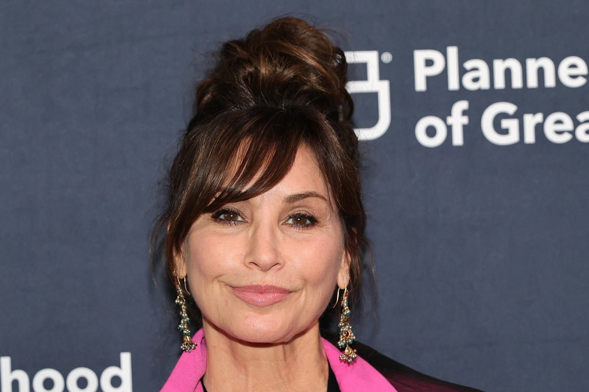 Gina Gershon explains why she no longer does Melania Trump impressions