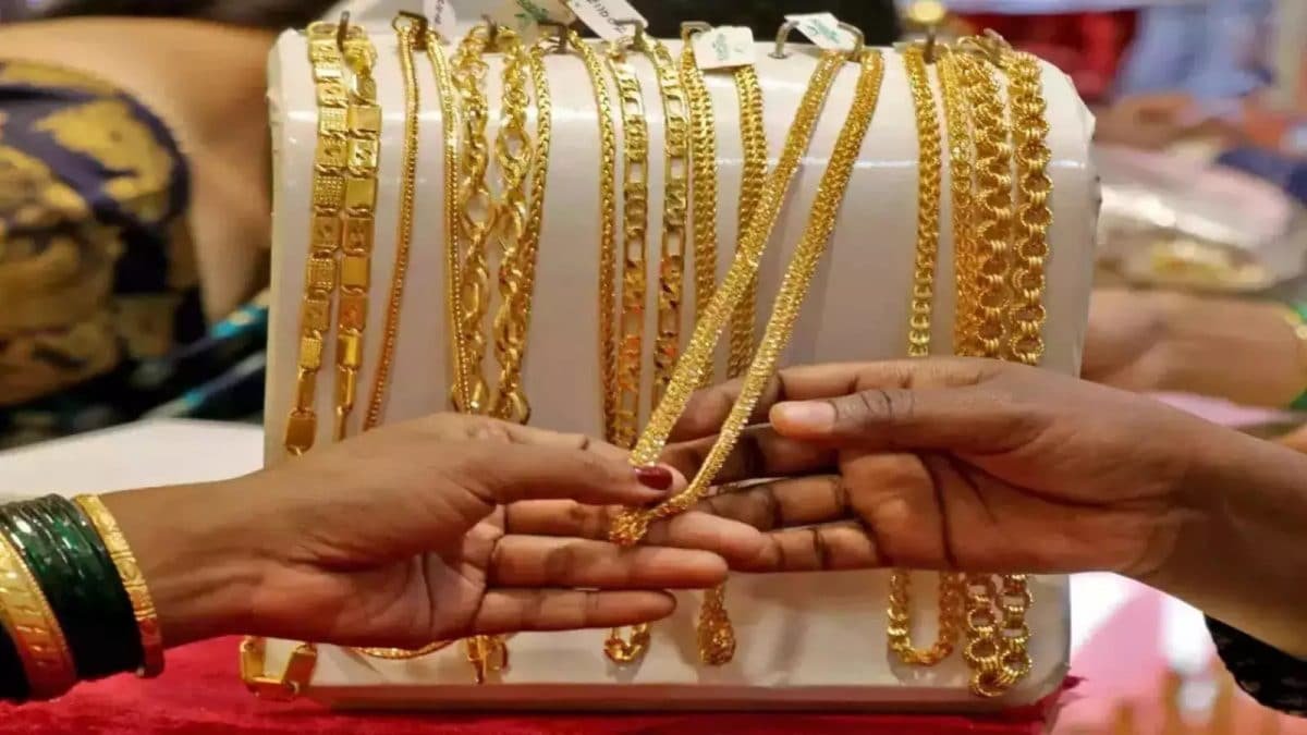 Gold Price Today: Yellow Metal Steady Ahead Of RBI MPC Outcome, Check City-Wise Rates