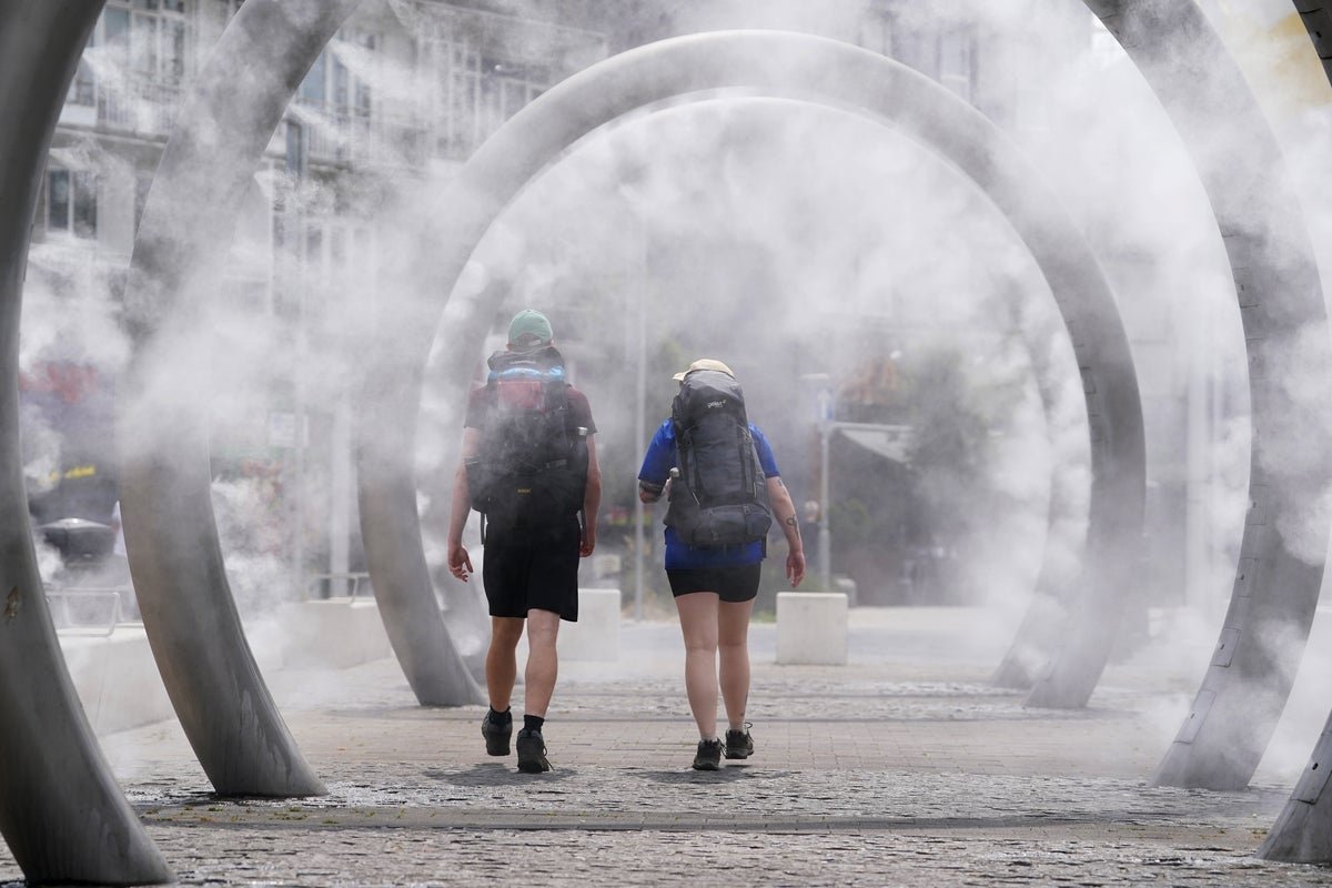 The warning signs of heat stroke to watch for during a heatwave