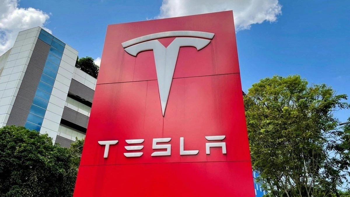 Tesla 'Not Interested' In Making Cars In India; Mercedes, VW, Hyundai, Kia Interested: Union Minister
